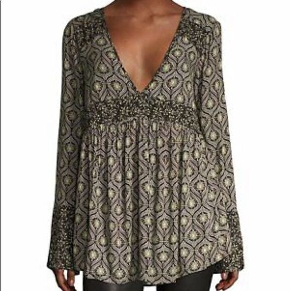 FREE People Rolling Hills Bell Sleeve Geometric Print V-Neck Tunic Top | Small - Picture 1 of 16